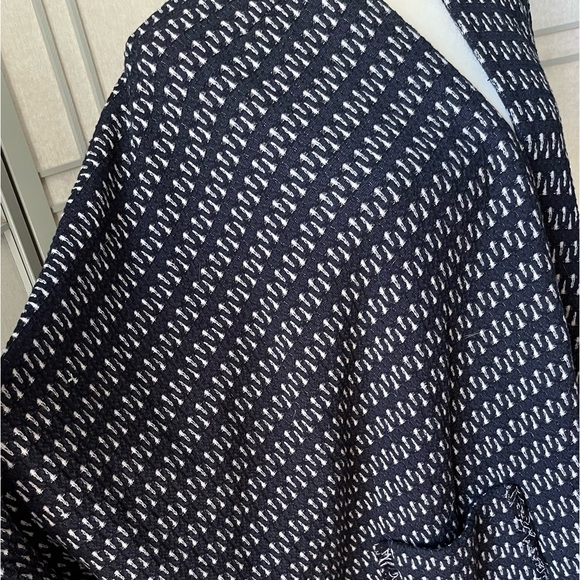 ELIZABETH and JAMES Cape XS/S - Picture 4 of 9